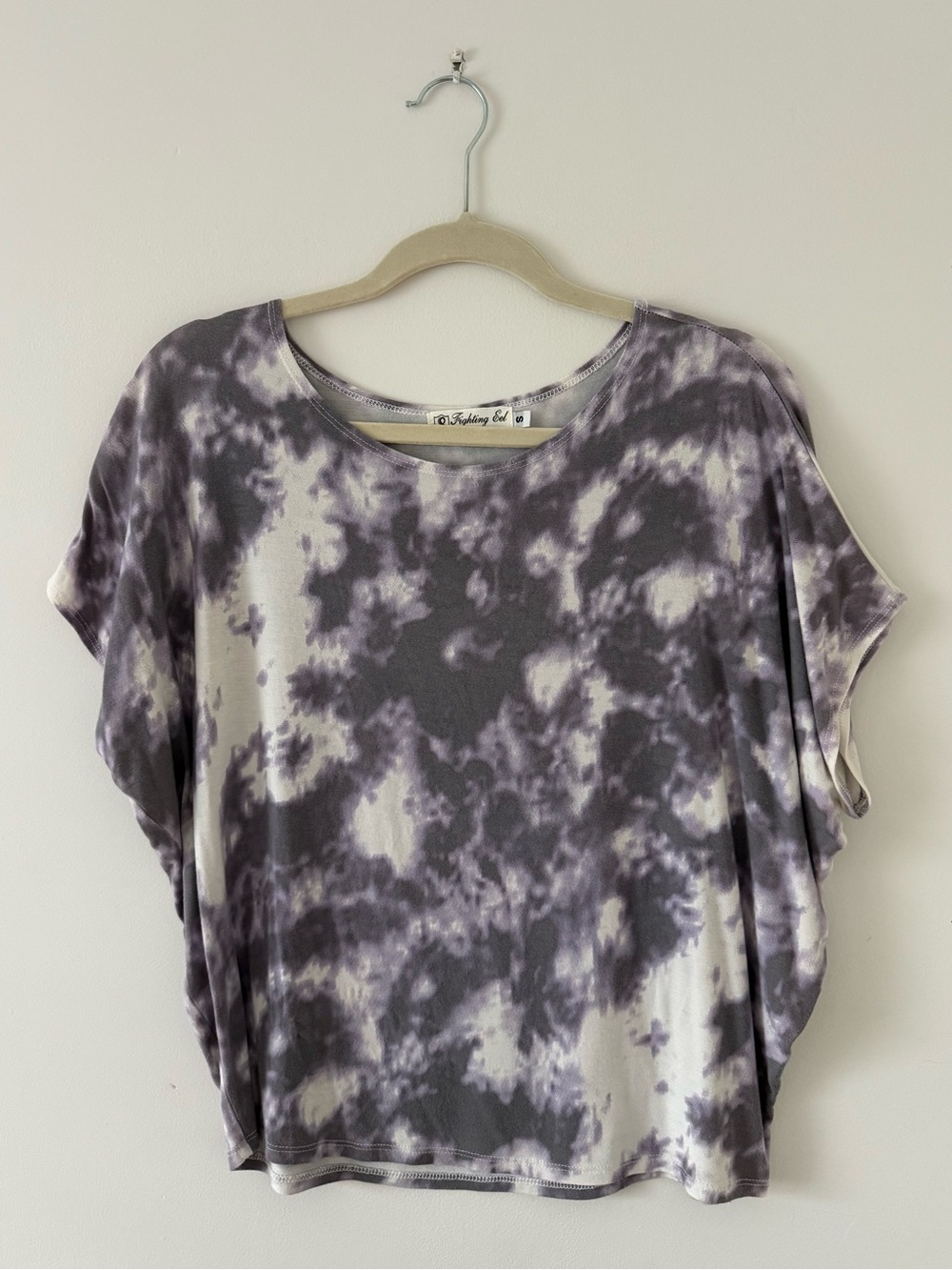 Fighting Eel Short Sleeve Top/Blouse